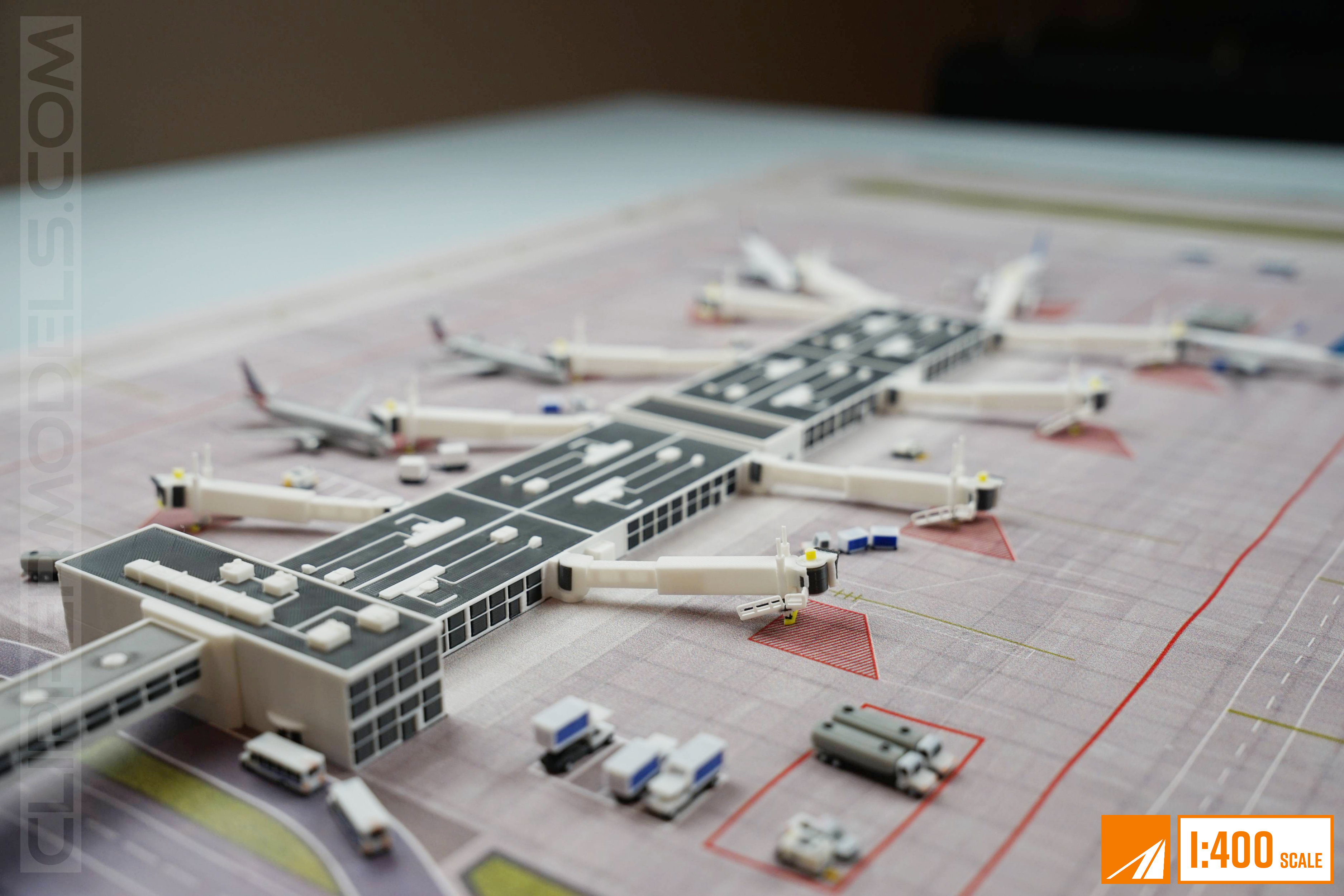 1:400 Regional Airport Concourse/ Terminal