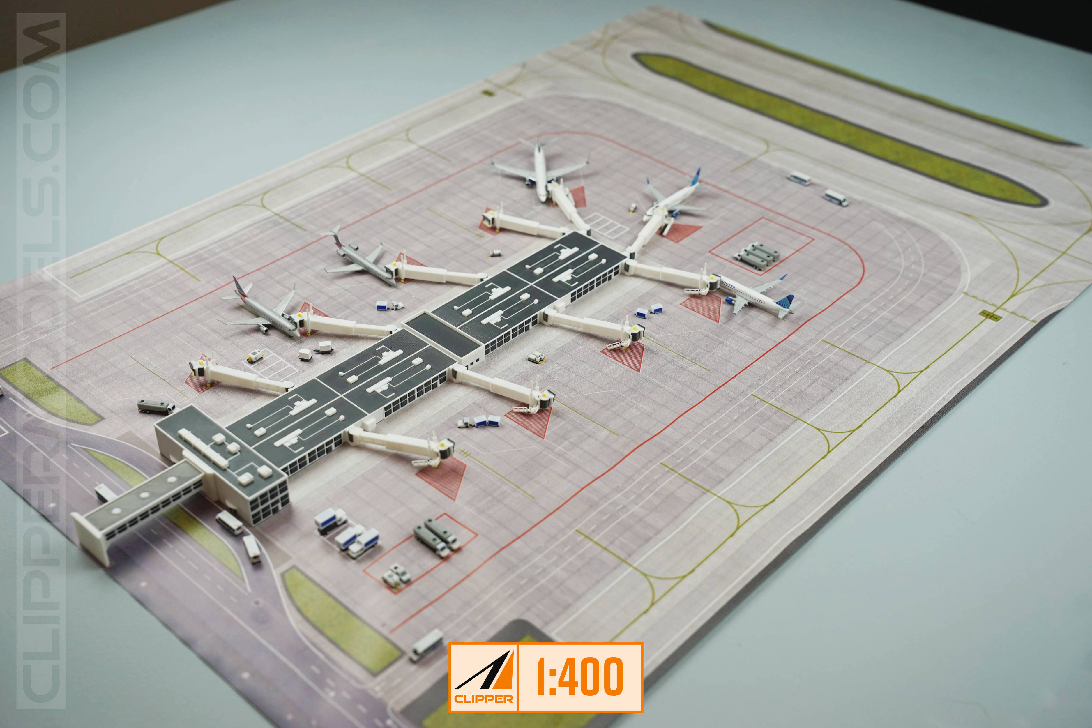 1:400 Regional Airport Concourse/ Terminal
