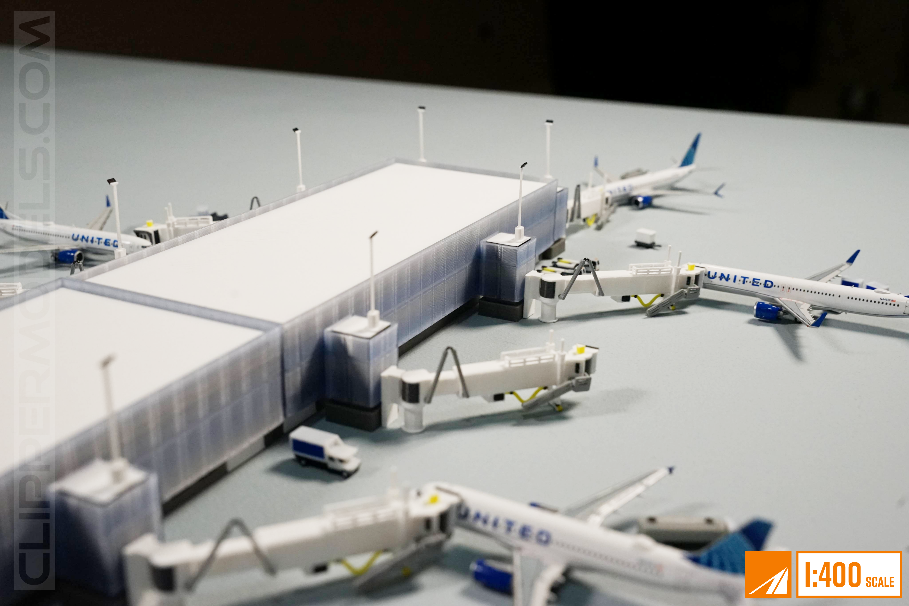 The Airport Concourse (1:400 Model Airport Terminal with Glass facade) | AIRPORT Set