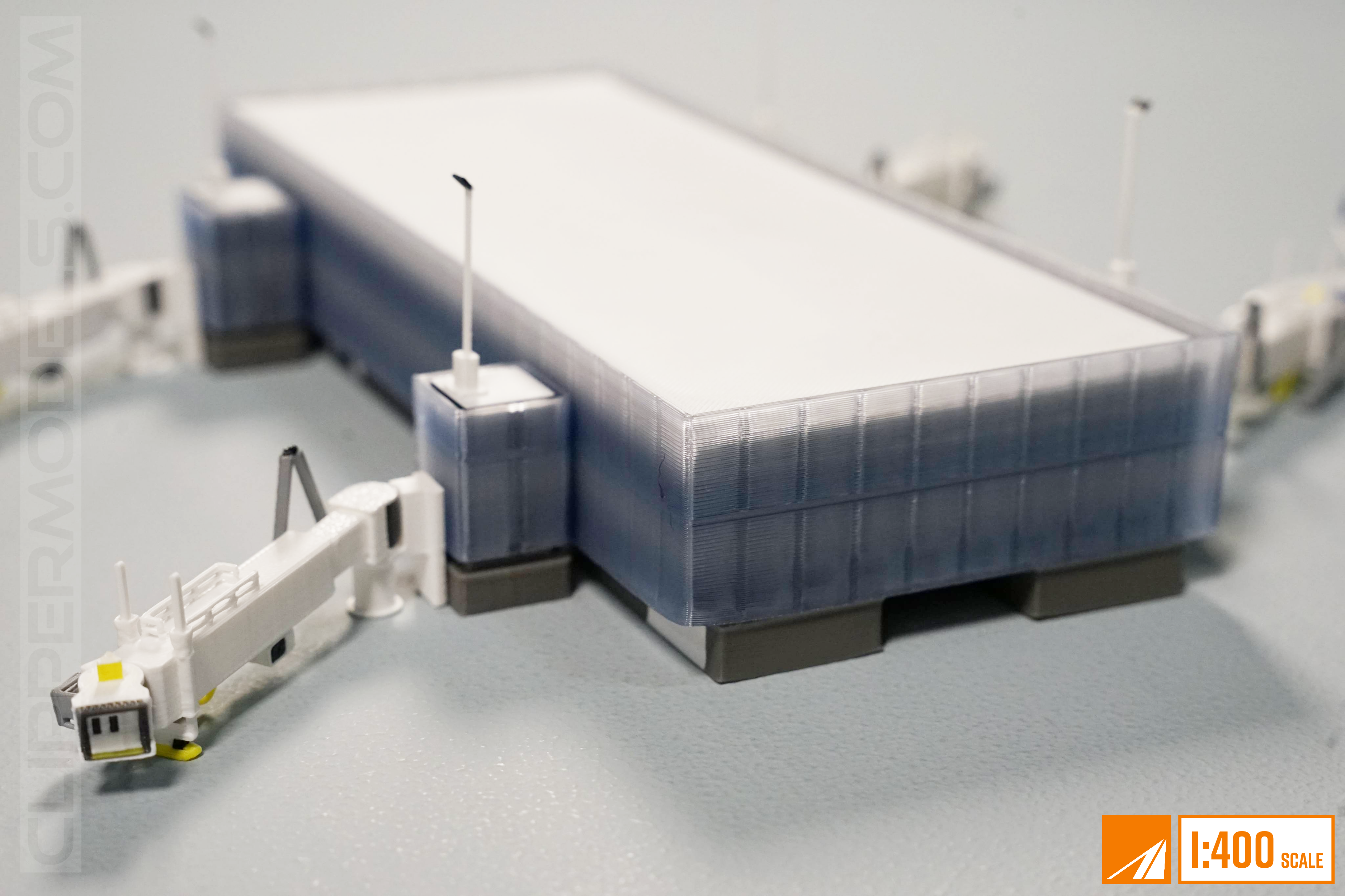 The Airport Concourse (1:400 Model Airport Terminal with Glass facade) | Starter Set