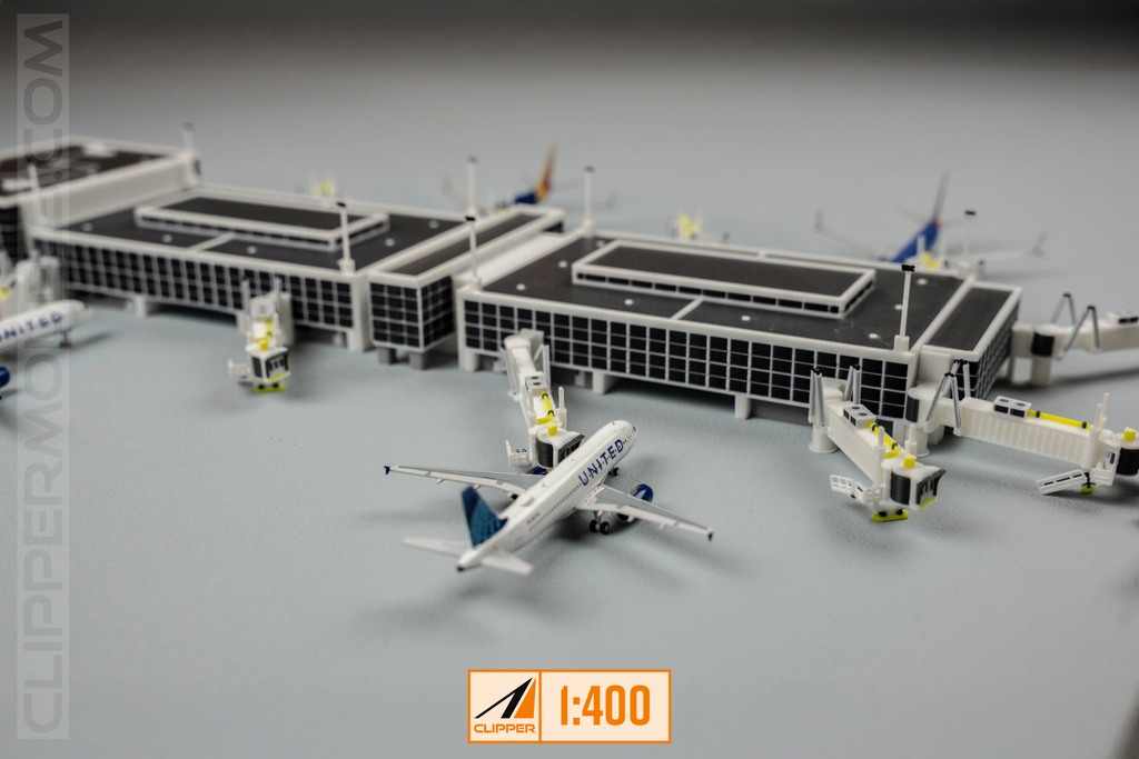 1:400 Model Airport Terminal/ Concourse V2