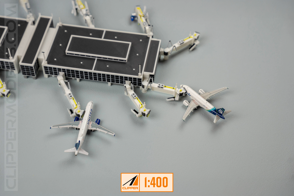 1:400 Model Airport Terminal/ Concourse V2